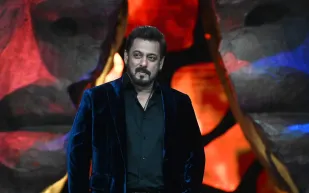 سلمان خان يحتفل بعيد ميلاده الستين.. تعرف على ثروته ومسيرته الحافلة