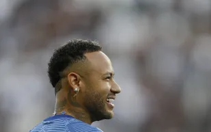 معاناة خفية.. حارس سابق يكشف المرض النفسي الذي يلاحق نيمار