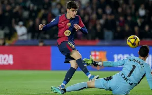 آيفون ذهبي لكل لاعب في برشلونة!