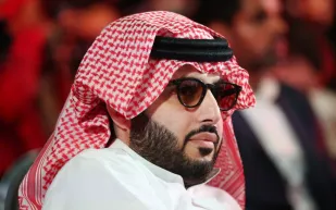 تركي آل الشيخ يحسم الجدل بشأن علاقة موسم الرياض بفيلم «الست»