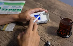 خطر خفي في المنازل.. الدخان الثالث يهدد الأطفال والبالغين