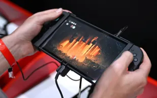 نينتندو تعيد جهاز Virtual Boy الكلاسيكي بأسلوب حديث.. لكن بشرط!