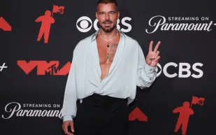 شقة فخمة وسعر مفاجئ.. ريكي مارتن يبيع عقاره في نيويورك بعد سنوات من التعثر