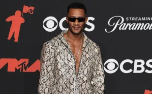 محمد رمضان يخطف الأضواء في فرنسا بأداء عالمي مع غيمس (فيديو)