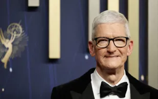 تيم كوك يستثمر 3 ملايين دولار في نايكي.. ثقة تتحدى الأزمة