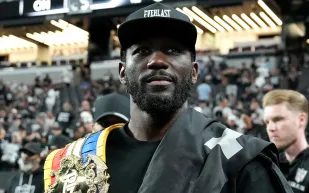 تيرينس كروفورد ينفجر غضبًا.. ما وراء قرار تجريده من لقب الـWBC؟ (فيديو)