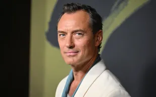 في عيد ميلاده الـ 53.. كم تبلغ ثروة المرشح للأوسكار جود لو؟