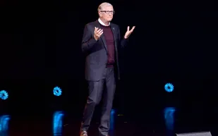 بيل غيتس يحذر من «انتكاسة خطيرة» في وفيات الأطفال عالميًا