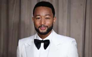 في عيد ميلاده الـ47.. كم تبلغ ثروة جون ليجند؟