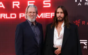 في ذكرى ميلاده.. كم تبلغ ثروة النجم الأمريكي جيف بريدجز؟