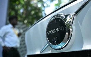 فولفو تكشف عن استدعاء محدود لسيارات XC60… ما السبب؟