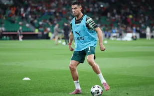  لقاء وهدية خاصة بين رونالدو ولويس ناني بعد فوز النصر على الأخدود (فيديو)