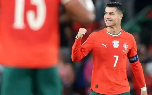 كريستيانو رونالدو يدعم نجم البرتغال الشاب.. ما القصة؟ (فيديو)