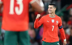 سر استمرار رونالدو نجمًا في البرتغال بعمر 40 عامًا.. مدرب البرتغال يكشف الأسباب