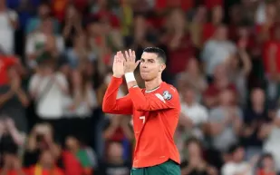 كريستيانو رونالدو يتألق بساعته الفاخرة.. تعرّف على مواصفاتها