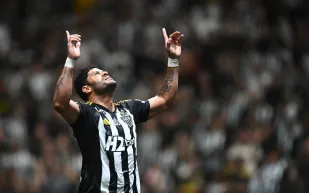 من قلب البرازيل.. هالك يسجل هدفًا صاروخيًا من 40 ياردة (فيديو)