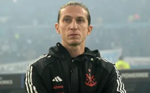 لاعبو فلامنغو يفاجئون مدربهم بهذه الطريقة الاحتفالية بعد التتويج بالدوري البرازيلي (فيديو)