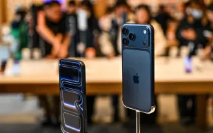 Apple تعتزم تحديث تصميم iPhone 17e مع شاشة OLED