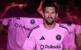 ميسي يشارك في احتفالات إنتر ميامي بالكأس.. شاهد كيف ظهر؟ (فيديو)