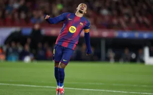 تقرير يكشف مفاجأة في عقد رافينيا الجديد مع برشلونة!