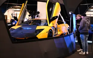 لامبورجيني تكشف عن طلاء خاص بسيارتها الجديدة
