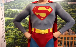 تفاصيل غير مسبوقة تكشف ملامح فيلم سوبرمان المرتقب في 2027