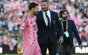 بيكهام يكشف سر تعلق ميسي ببرشلونة رغم إنجازاته مع إنتر ميامي