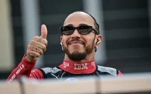  لماذا أعلن أسطورة الفورمولا 1 عن "التخلص من هاتفه" بعد موسمه الكارثي؟