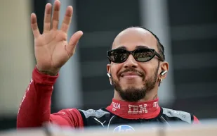 بعد انضمامه إلى فيراري.. لويس هاميلتون يكشف عن السيارة الوحيدة التي يريدها (فيديو)