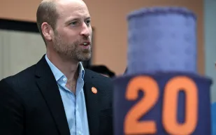 الأمير ويليام يتأثر خلال احتفالية تكريمه عن 20 عامًا من العمل الخيري