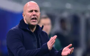 سلوت يضع الكرة في ملعب صلاح.. والعودة إلى ليفربول مرهونة بالاعتذار