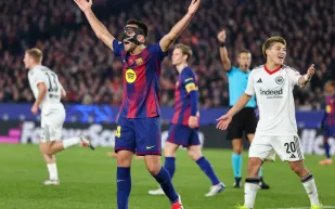 كامب نو يشهد الرعب مجددًا: جمهور فرانكفورت يتجاوز قيود برشلونة