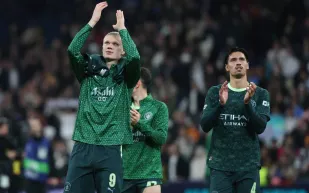 هالاند يقترب من الحذاء الذهبي الثالث.. ماذا عن صلاح؟