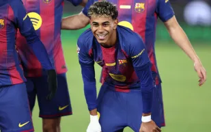 لامين يامال يخطف الأنظار في دبي بمباراة شاطئية وأجواء ودية (فيديو)