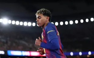 عادة ليلية غريبة وراء فشل علاقات لامين يامال العاطفية (فيديو) 