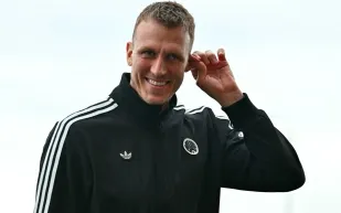 ضربة قاسية لنيوكاسل: دان بيرن يغيب 6 أسابيع بعد إصابة مروعة! (فيديو)