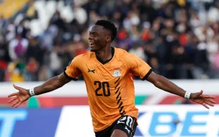 احتفال باتسون داكا يتحول لحظة مرعبة في كأس أمم أفريقيا (فيديو)