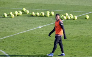 صدمة غير متوقعة لكيليان مبابي تضع حسابات الفريق الملكي في مهب الريح