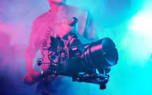 4 كتب .. من شرارة الفكرة إلى مجد المهرجانات...  ما الذي يصنع فيلمًا لا يُهزم؟