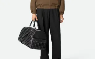 بوتيغا فينيتا تكشف عن حقيبة 3D Braided لهواة الموضة الفاخرة بسعر مذهل