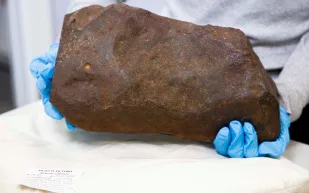 اكتشاف يذهل العلماء.. ما سرّ نيزك ماريبورو الأقدم من كوكبنا؟