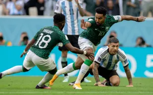 الأخضر السعودي تحت الضغط: نجمان أساسيان يغيبان قبل ربع النهائي