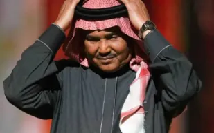 محمد عبده يحتفل بزفاف نجله في حفل عائلي بسيط وهادئ (فيديو)