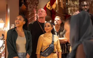 راندي أورتن يجرب أعلى أفعوانية في Six Flags الترفيهية بالمملكة (فيديو)