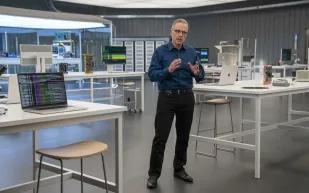 رئيس آبل ينتصر أخيرًا بسبب نائبه.. ما القصّة؟