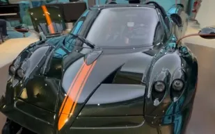 سيارة واحدة تكفي لتخليد الاسم.. باجاني تُطلق Huayra 70 Trionfo في عيد ميلاد مؤسسها