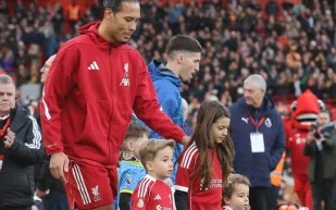  ليفربول يكرم أبناء ديوغو جوتا في لحظة إنسانية مؤثرة