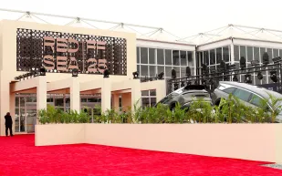 اليوم الخامس من مهرجان البحر الأحمر: قصص وقمم سينمائية تتلألأ