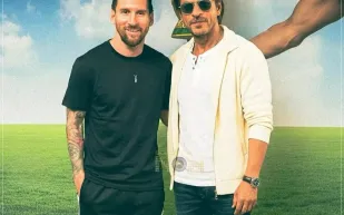 شاروخان وميسي يشعلان كولكاتا بلحظة تاريخية نادرة