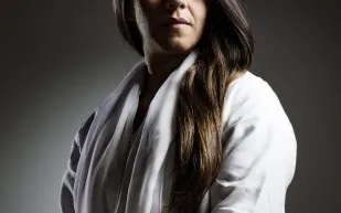 رائدة اليوغا السعودية نوف المروعي: التوازن يبدأ من الداخل.. وطموحي أن تدخل اليوغا كل بيت